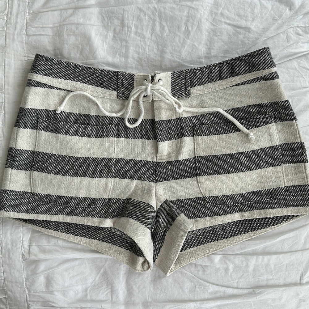 L’At by L’Agence Blk/Ecru Shortie Shorts, Sz S